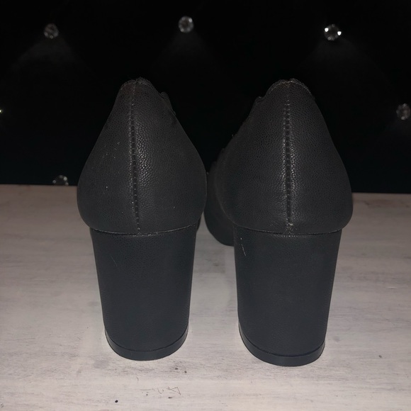 {J.Adams Shoes} 🍭Black Scallop Trim Block Heels - Picture 3 of 5